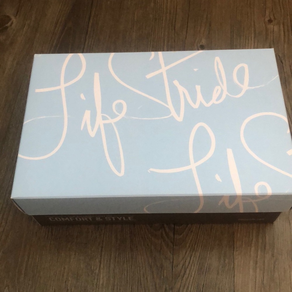 Life stride low heels